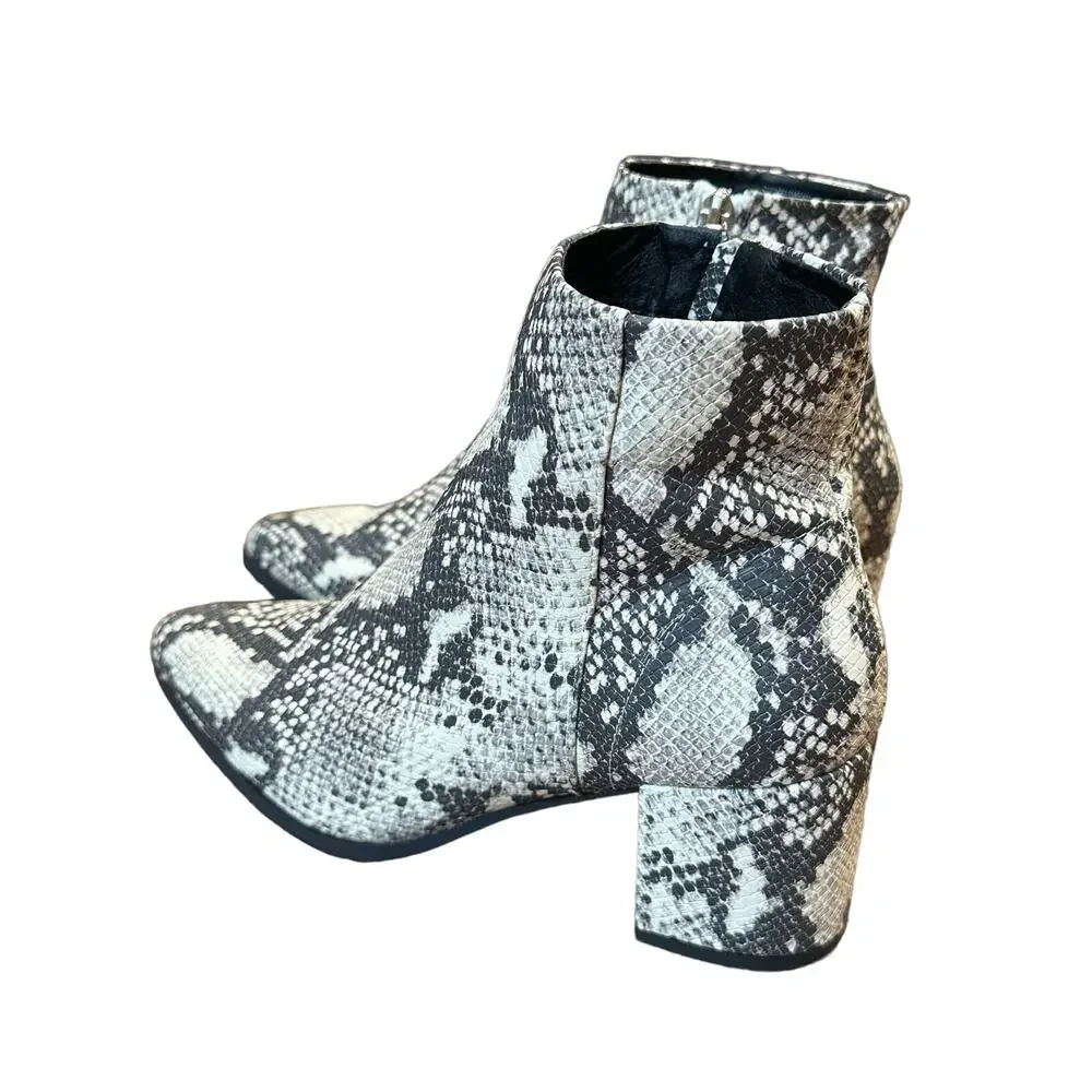 MADDEN GIRL Rapid Sock Booties Snake-Skin Booties, Size 7.5